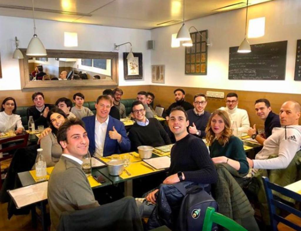 foto scattata durante un pranzo organizzato da start2impact